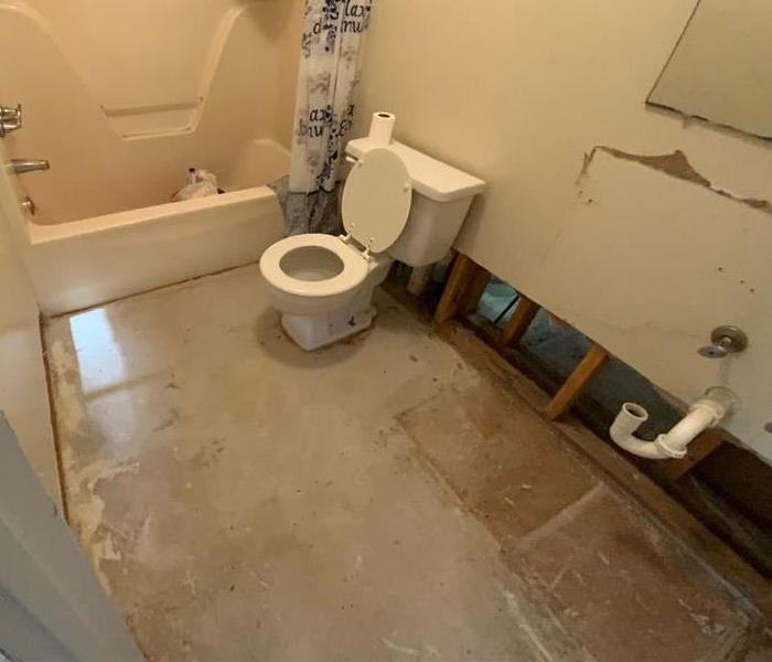 bathroom in apartment post water mitigation 